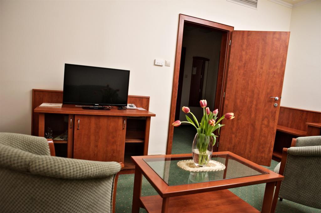 Hotel Lukacs Superior Kazincbarcika Room photo