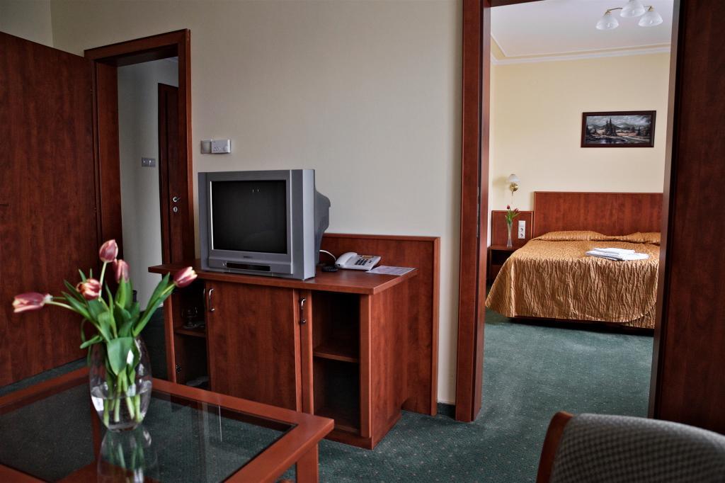 Hotel Lukacs Superior Kazincbarcika Room photo